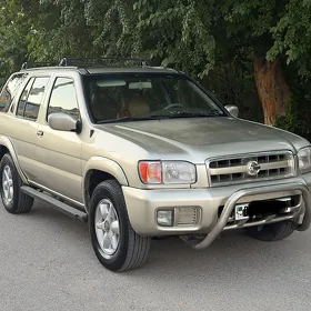 Nissan Pathfinder 2000