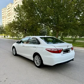 Toyota Camry 2017