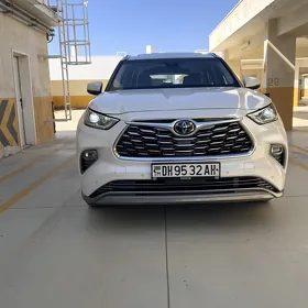Toyota Highlander 2021
