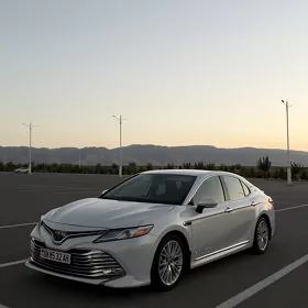 Toyota Camry 2019