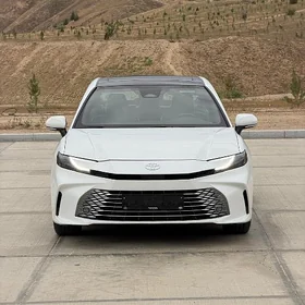 Toyota Camry 2025