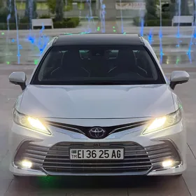 Toyota Camry 2019