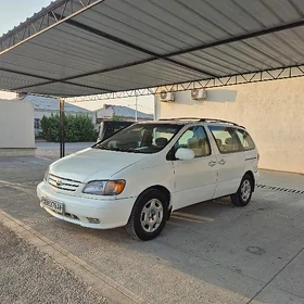 Toyota Sienna 2003