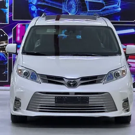Toyota Sienna 2019
