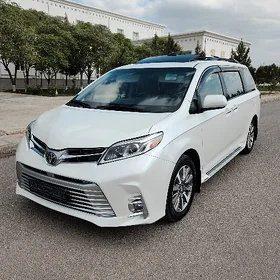 Toyota Sienna 2017
