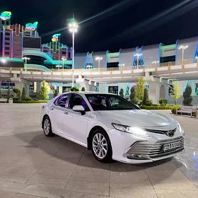 Toyota Camry 2021