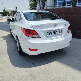 Hyundai Accent 2012