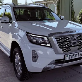 Nissan Navara 2024