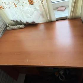 Ýazuw stoly tumba bilen