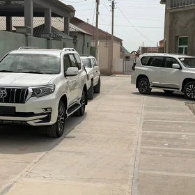 Toyota Land Cruiser Prado 2022