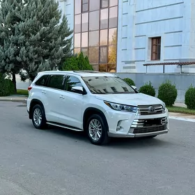 Toyota Highlander 2019