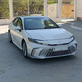 Toyota Camry 2025