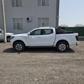 Nissan Navara 2025