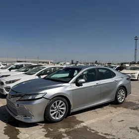 Toyota Camry 2021