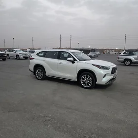 Toyota Highlander 2021
