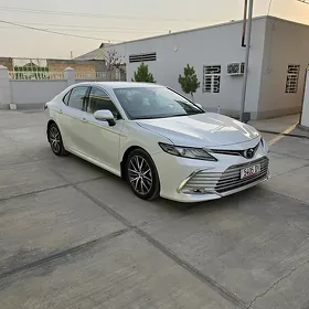 Toyota Camry 2023