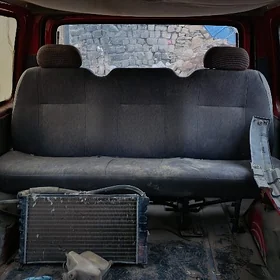Ford E-350 1991