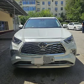 Toyota Highlander 2021