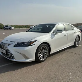 Lexus ES 300h 2021