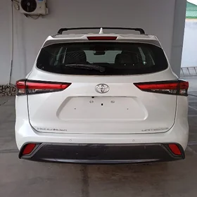Toyota Highlander 2021