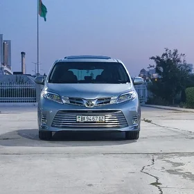 Toyota Sienna 2016