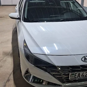 Hyundai Elantra 2022