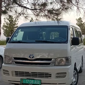 Toyota Hiace 2009
