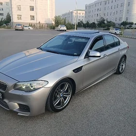 BMW 330 2011