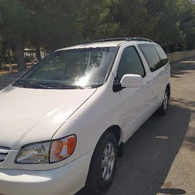 Toyota Sienna 2002