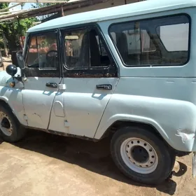 UAZ 469 2002