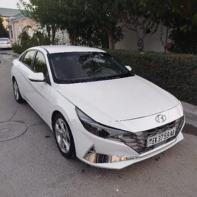 Hyundai Elantra 2022