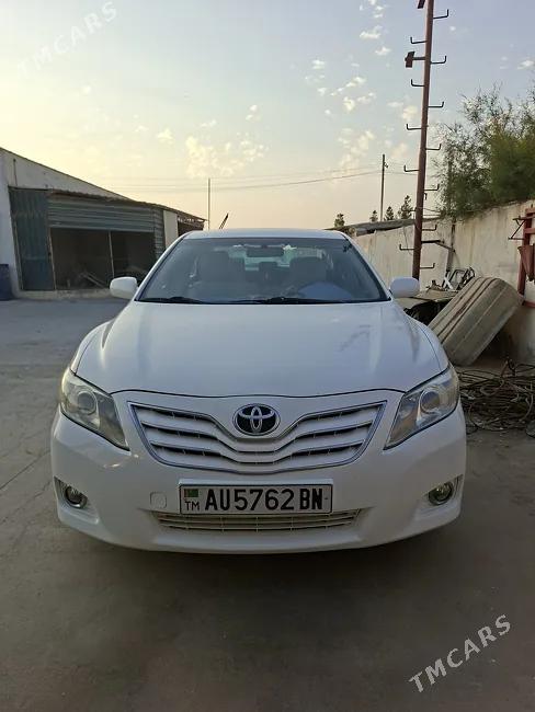 Toyota Camry 2011