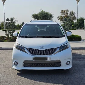 Toyota Sienna 2016