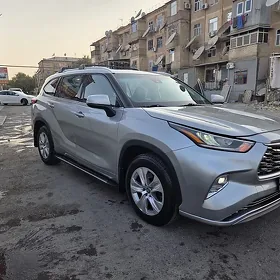 Toyota Highlander 2020