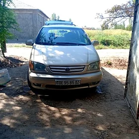 Toyota Sienna 2002
