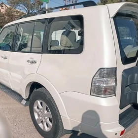 Mitsubishi Pajero 2009