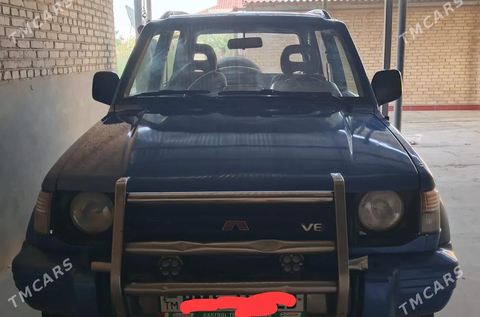 Mitsubishi Pajero 1995