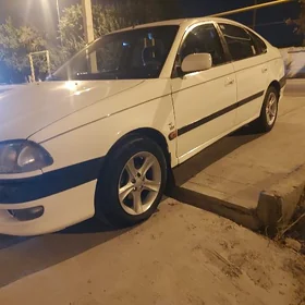 Toyota Avensis 2000
