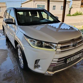 Toyota Highlander 2018