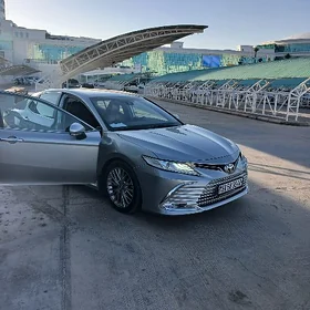 Toyota Camry 2019