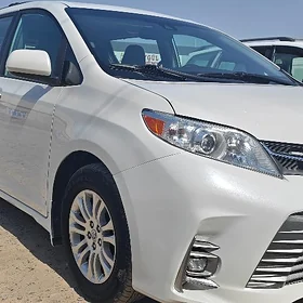 Toyota Sienna 2019