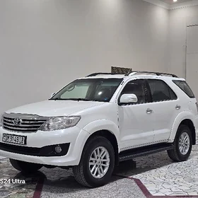 Toyota Fortuner 2015