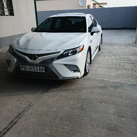 Toyota Camry 2018