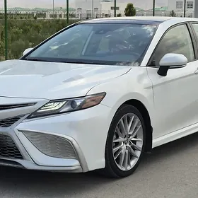 Toyota Camry 2021