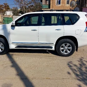 Toyota Land Cruiser Prado 2012