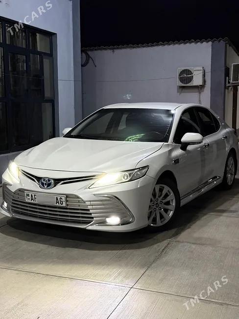 Toyota Camry 2021