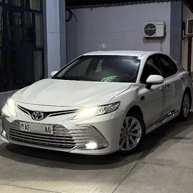 Toyota Camry 2021