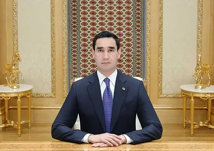 Сердар Бердымухамедов поздравил учащихся и педагогов с началом нового учебного года