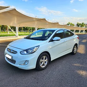 Hyundai Accent 2012