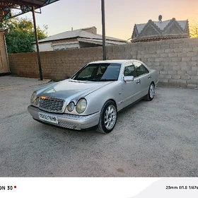 Mercedes-Benz E320 1996